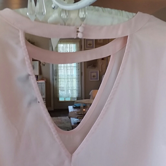 Blouse - Picture 2 of 3